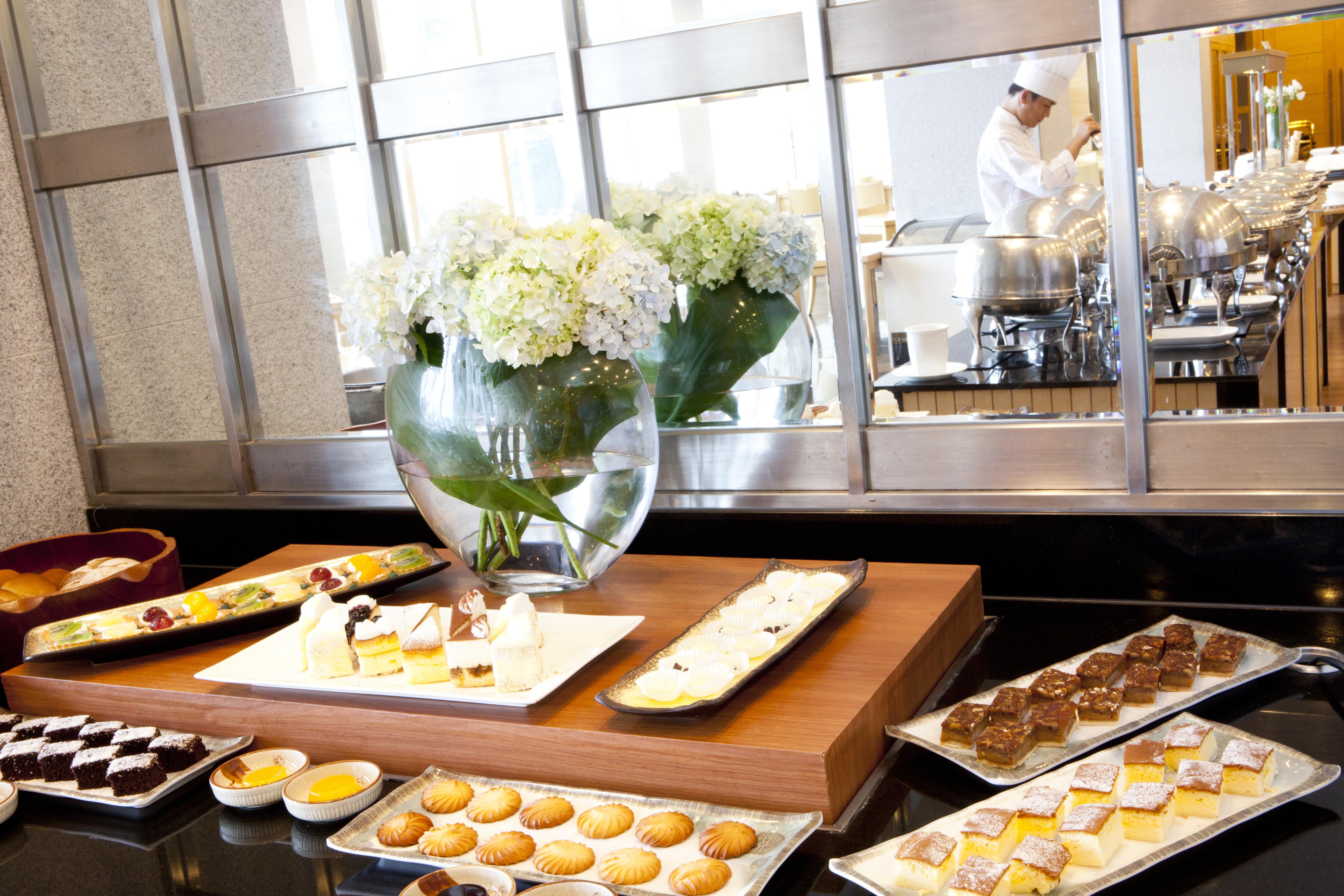 Seogwipo Kal Hotel Buitenkant foto A dessert buffet