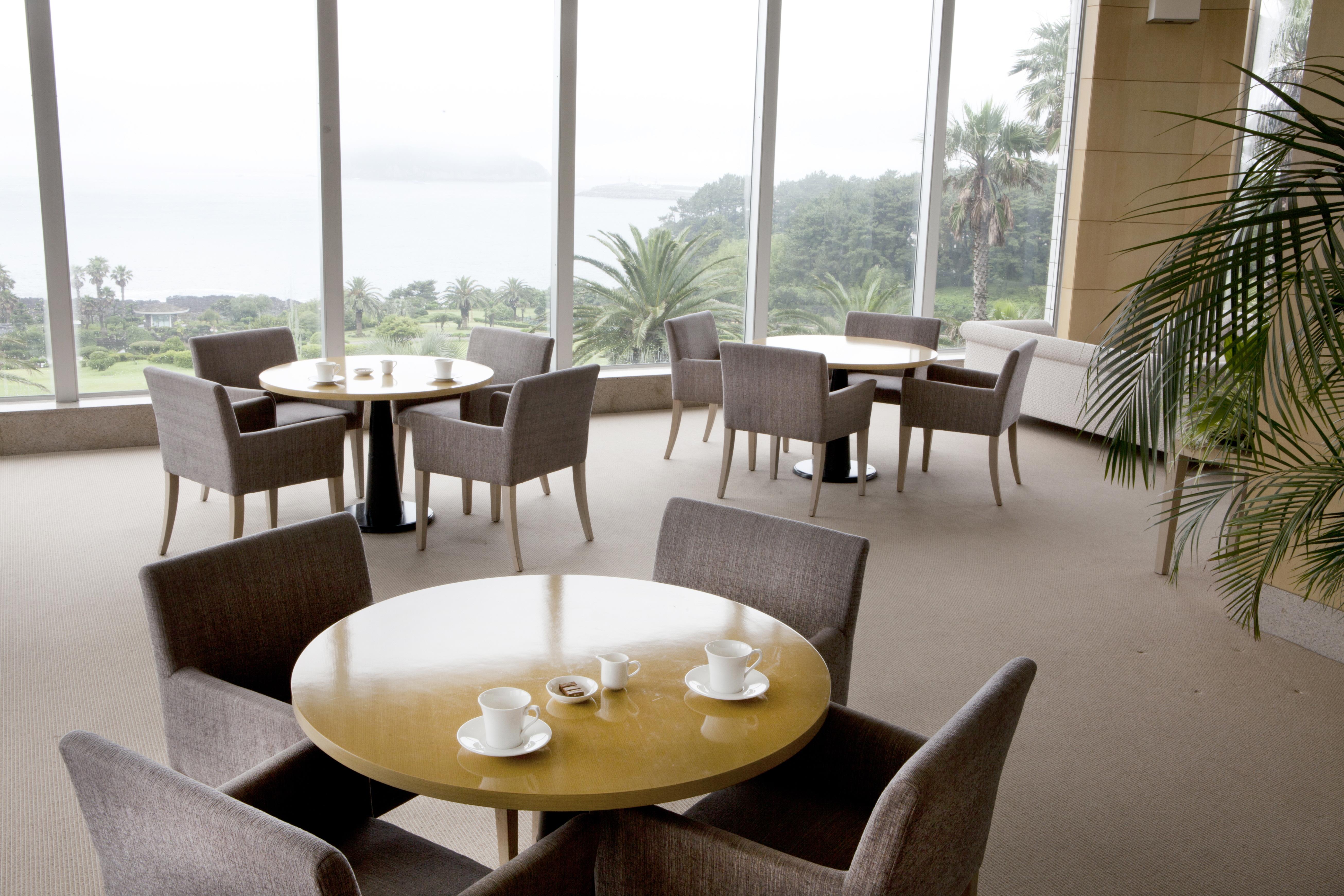 Seogwipo Kal Hotel Buitenkant foto Club Lounge at Changi Airport