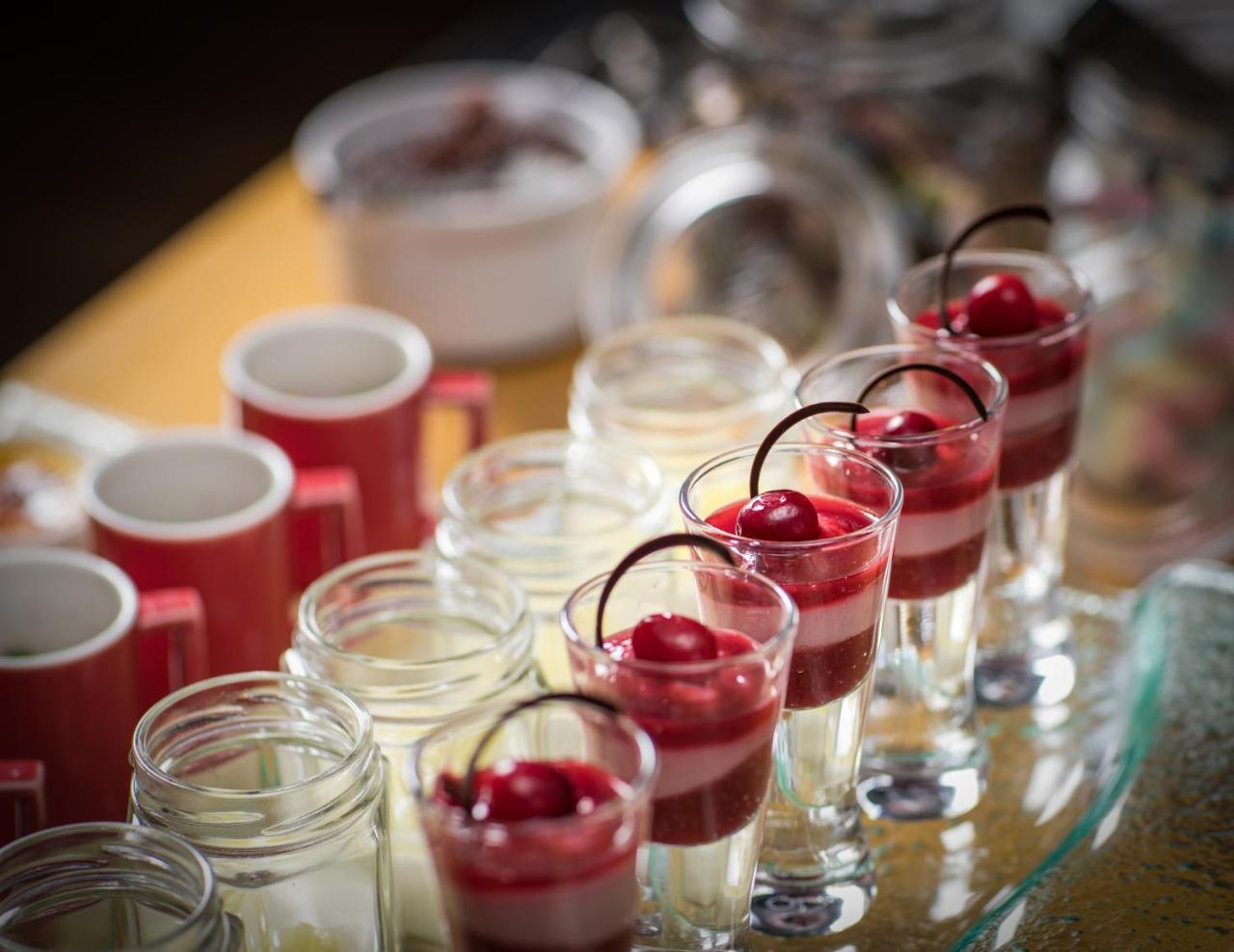 Seogwipo Kal Hotel Buitenkant foto A dessert prepared with agar